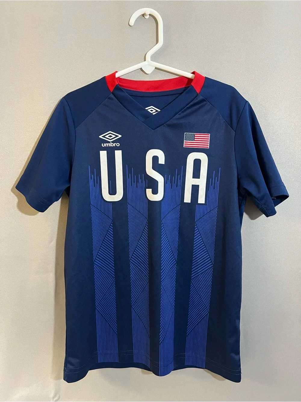 Umbro Kids Navy and Red USA Soccer Top Sz S (6/7)